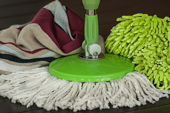 Green Spin Mop with Microfiber Head and Cleaning Cloth