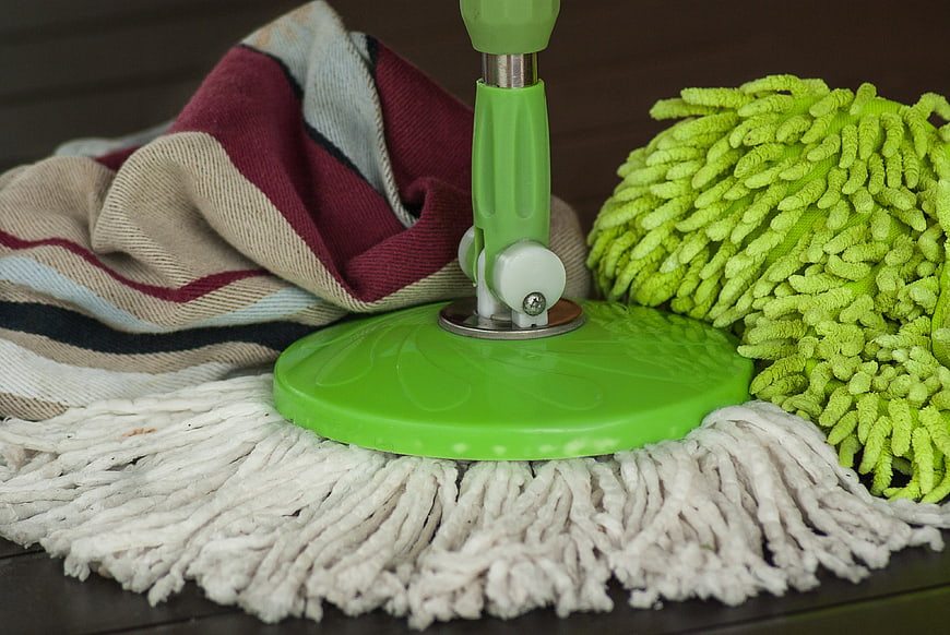 Green Spin Mop with Microfiber Head and Cleaning Cloth
