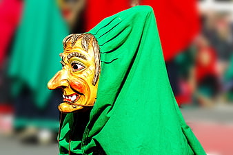 Carnival Witch Mask in Green Hooded Costume