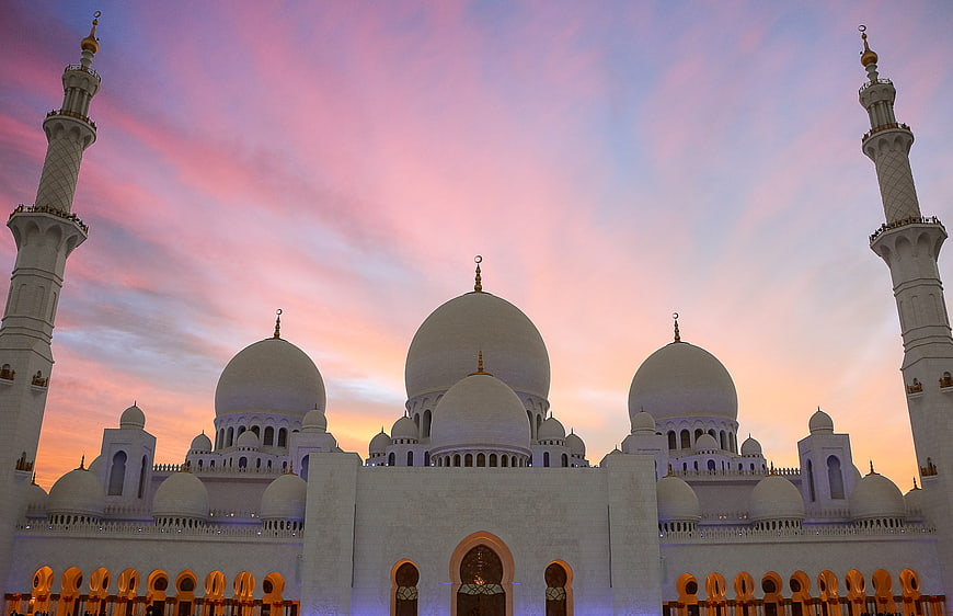 Sheikh Zayed Grand Mosque at Sunset with Pink Sky