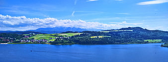 Panoramic view of Pieniny mountains and lake landscape