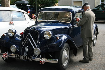 Vintage Blue Citroën Traction Avant at Car Show