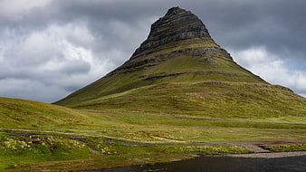 Kirkjufell Mountain Landscape in Grundarfjörður, Iceland