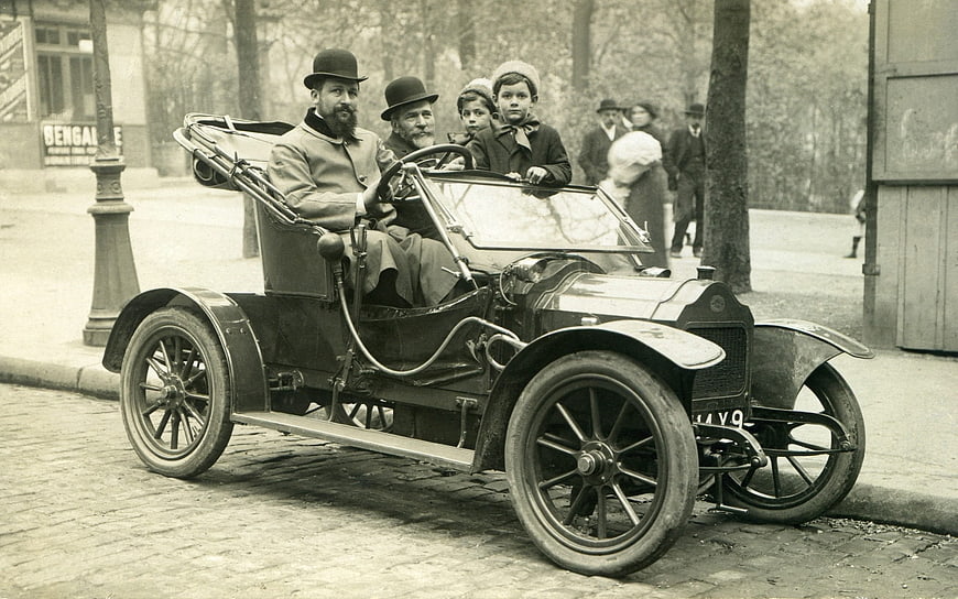 Vintage Brouhot automobile with family in Paris