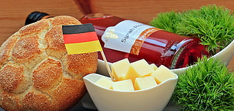 German Flag Bun With Cheese Cubes And Wine