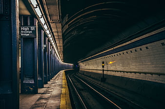 Empty High St Brooklyn Bridge Subway Station Platform