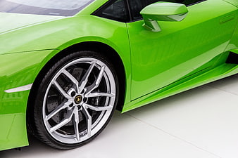 Close-up of Green Lamborghini Huracan Wheel and Side Profile