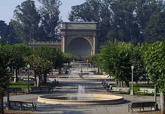Palace of Fine Arts amphitheater with fountains and park benches