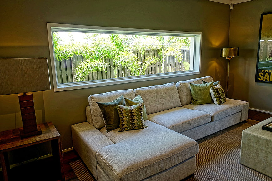 Modern Gray Sectional Sofa in Living Room