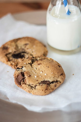 Homemade Chocolate Chip Cookies with Milk