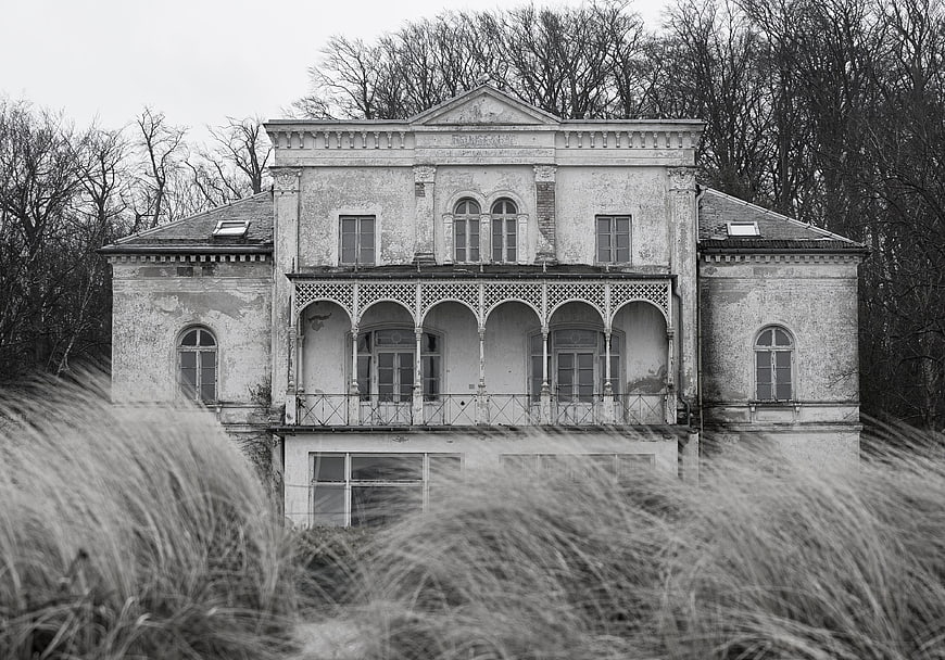 Black and white photo of abandoned historic villa in Heiligendamm