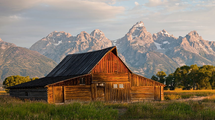 Moulton Barn with Grand Teton Mountains Background