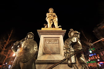 Rembrandt statue at night in Amsterdam