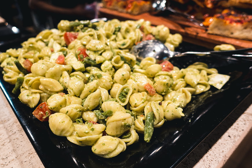 Close-up of Tortellini Pasta with Green Beans and Tomatoes