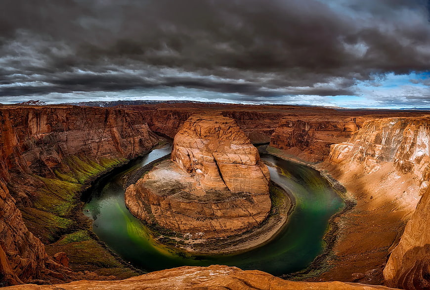 Dramatic Horseshoe Bend Colorado River Canyon Landscape