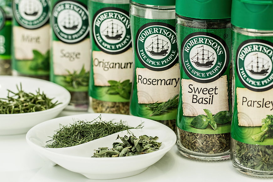 Robertsons dried herbs and spices with fresh samples