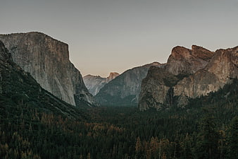 Majestic Yosemite Valley Landscape at Golden Hour