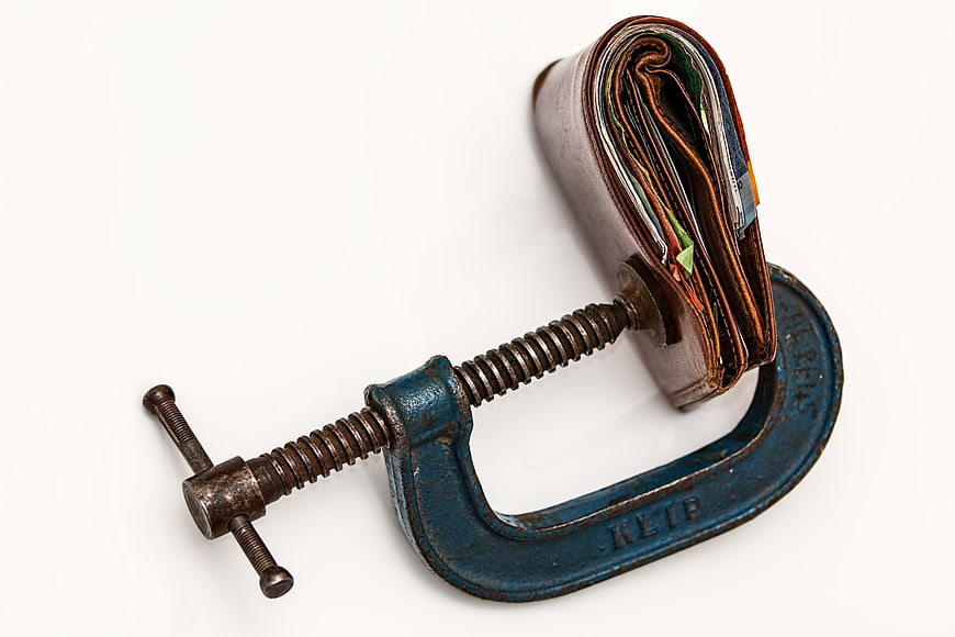 Vintage C-Clamp Squeezing Leather Wallet With Cash