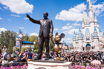 Partners Statue and Cinderella Castle at Magic Kingdom