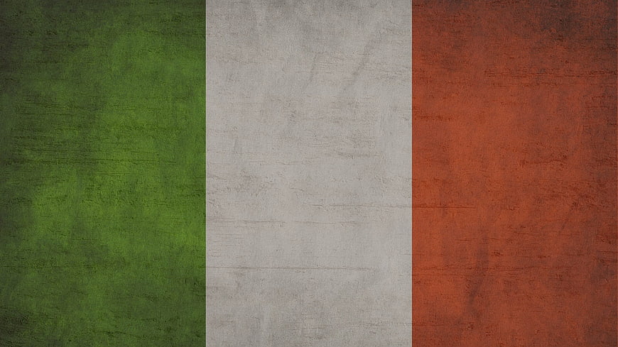 Textured Italian Flag Background