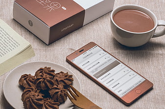 Smartisan Phone with Cookies and Hot Chocolate