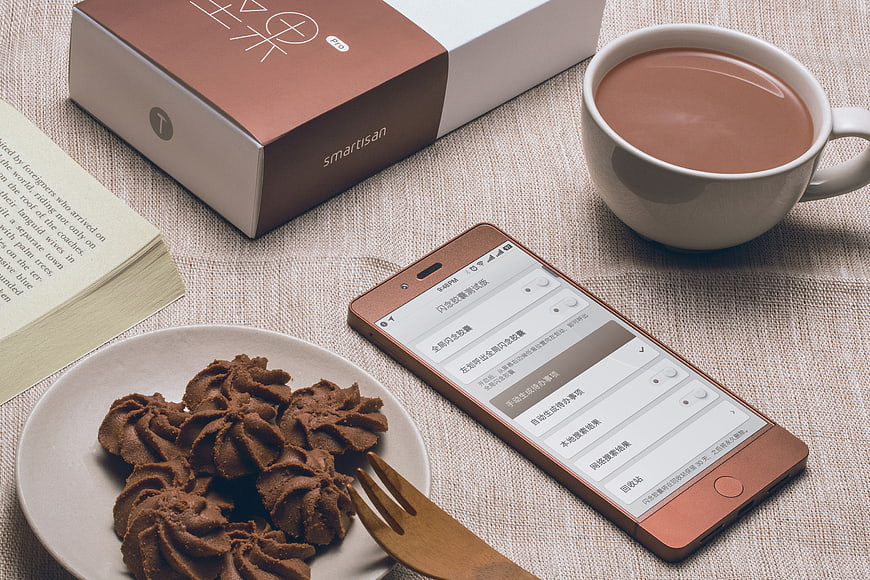 Smartisan Phone with Cookies and Hot Chocolate