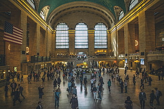 Grand Central Terminal Main Concourse Interior With Crowds