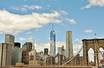 Brooklyn Bridge and Lower Manhattan Skyline with One World Trade Center