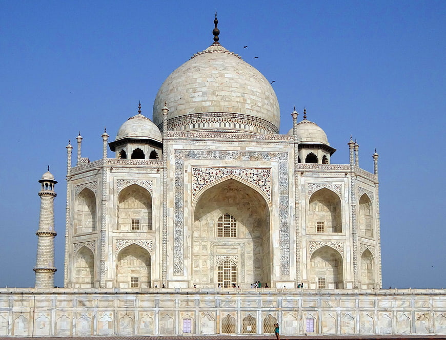 Taj Mahal Front Facade With Blue Sky And Minaret