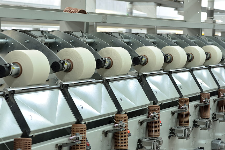 Industrial Textile Winding Machine With Cotton Yarn Spools