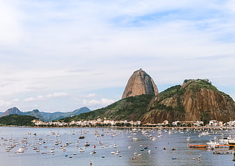Sugarloaf Mountain and boats in Rio de Janeiro bay