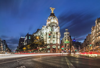 Long Exposure Night Shot of Edificio Metropolis in Buenos Aires