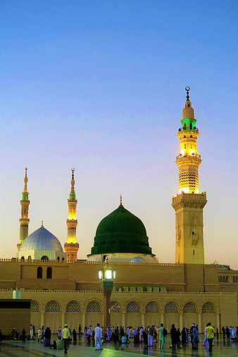 Masjid al-Nabawi Green Dome and Minarets at Dusk in Medina
