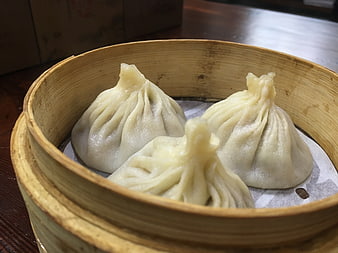 Steamed Chinese Dumplings in Bamboo Steamer