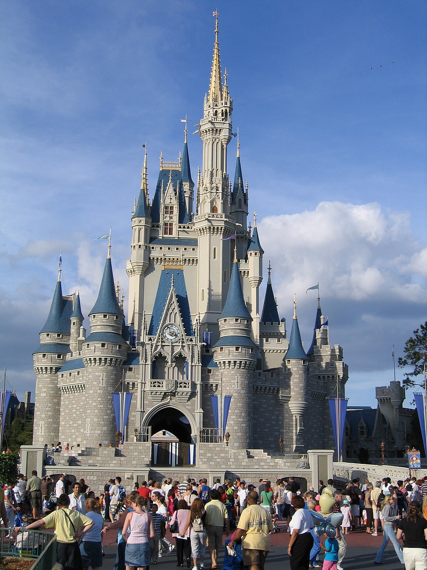 Cinderella Castle at Magic Kingdom with Crowd