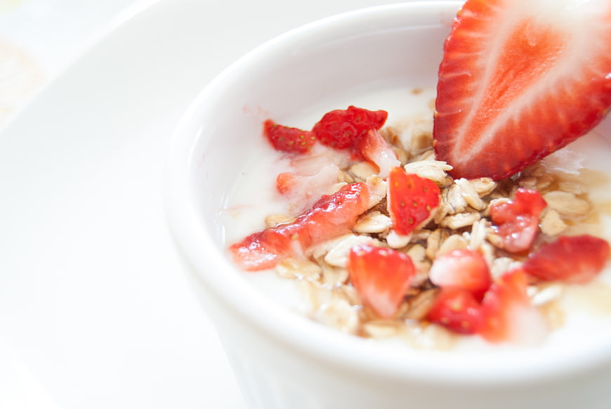 Healthy Strawberry Oatmeal Breakfast Bowl