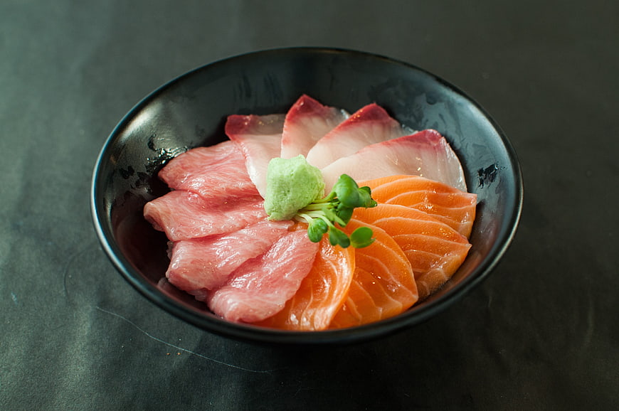 Assorted Sashimi Bowl with Salmon, Tuna, and White Fish