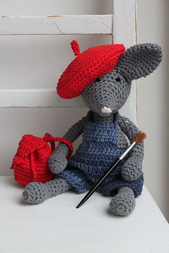 Crochet Mouse Artist with Red Beret and Paintbrush