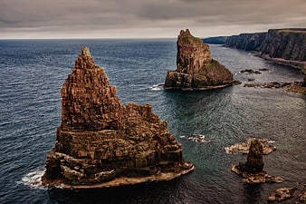 Dramatic Sea Stacks at Duncansby Head, Scotland Coastline