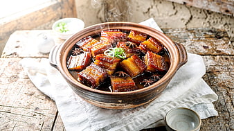 Steaming Braised Pork Belly in Clay Pot
