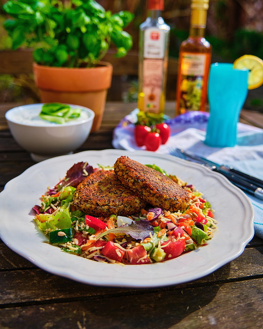 Healthy Potato Quinoa Patties with Fresh Vegetable Salad