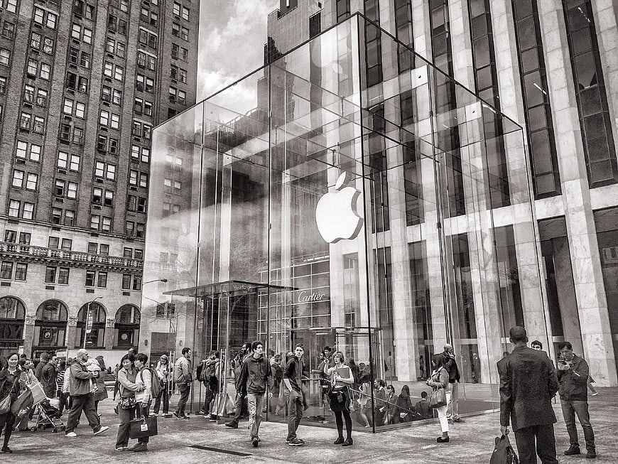 Black and white photo of Apple Fifth Avenue glass cube store