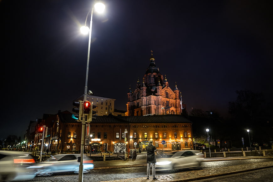 Uspenski Cathedral Helsinki Night Cityscape with Traffic