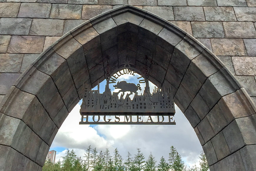 Hogsmeade Village Entrance Archway Sign