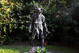Bronze Eulenspiegel Statue in Italian Garden