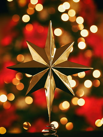 Golden Christmas Star Tree Topper with Bokeh Lights