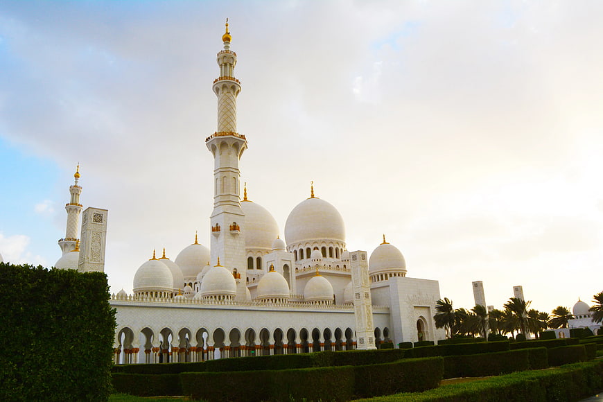 Sheikh Zayed Grand Mosque Architecture with Domes and Minarets