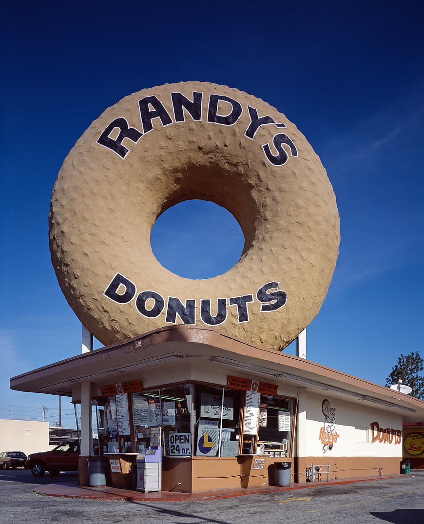 Randy's Donuts giant donut sign in Inglewood, California