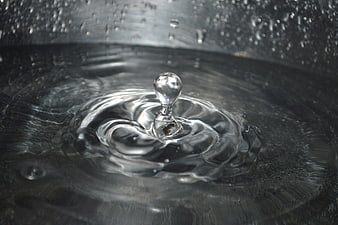 High-speed macro photography of a water droplet splash crown