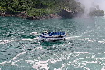 Maid of the Mist boat tour at Niagara Falls